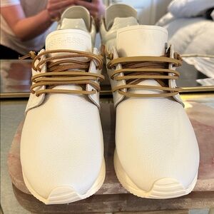 🤍 Esseutesse Luxury Fringe Sneakers — New in Box 🤍  
       ✨size 40✨